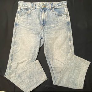 UNIQLO U LIGHT WASH JEANS 30x27 ALTERED